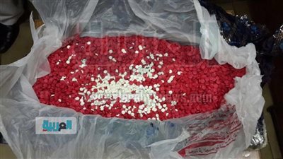 ضبط 5 كيلو أقراص مخدرة بحوزة نجار مسافر إلى السعودية